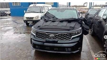 Images Surface of the 2021 Kia Sorento Without Camouflage